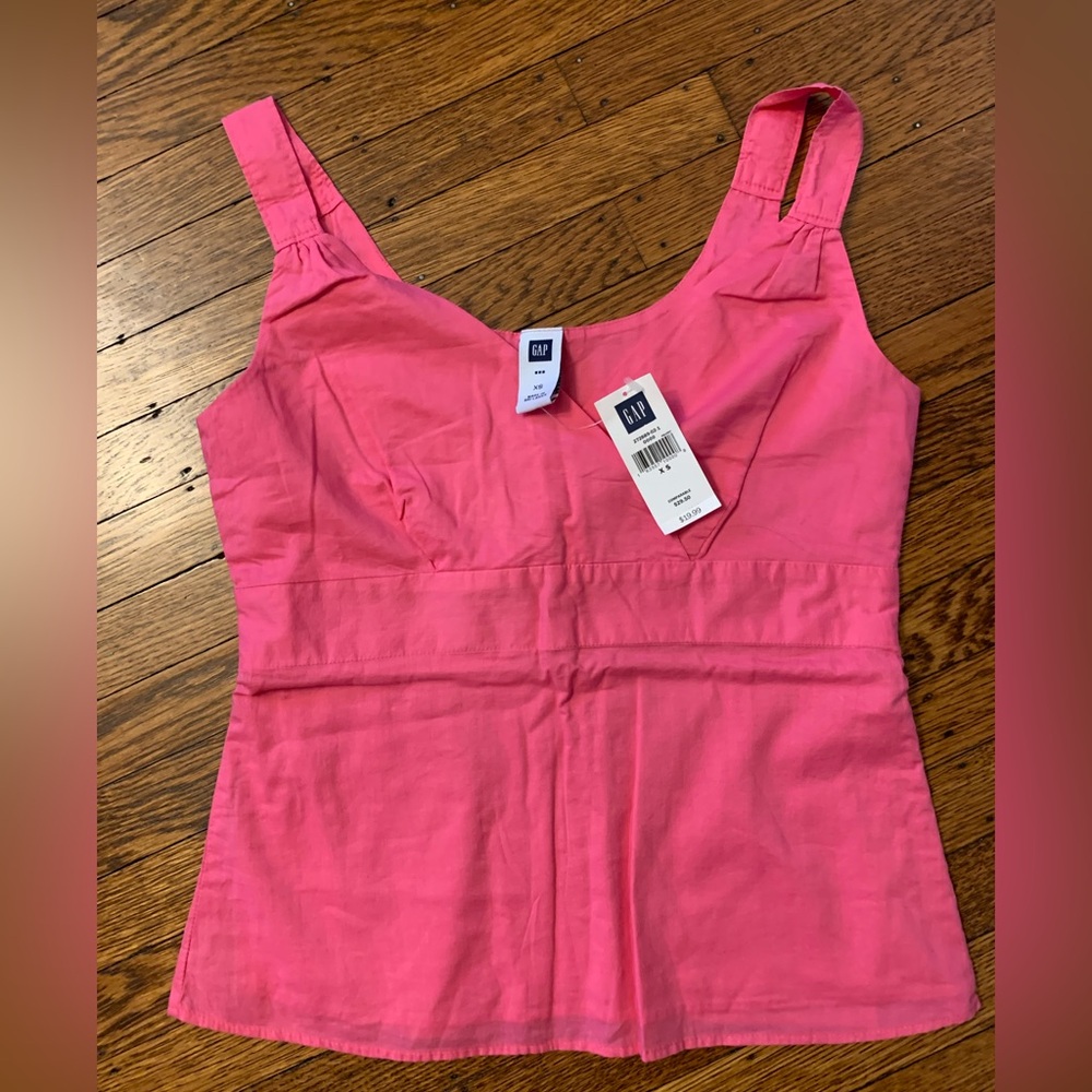 GAP Vibrant XS Pink Top